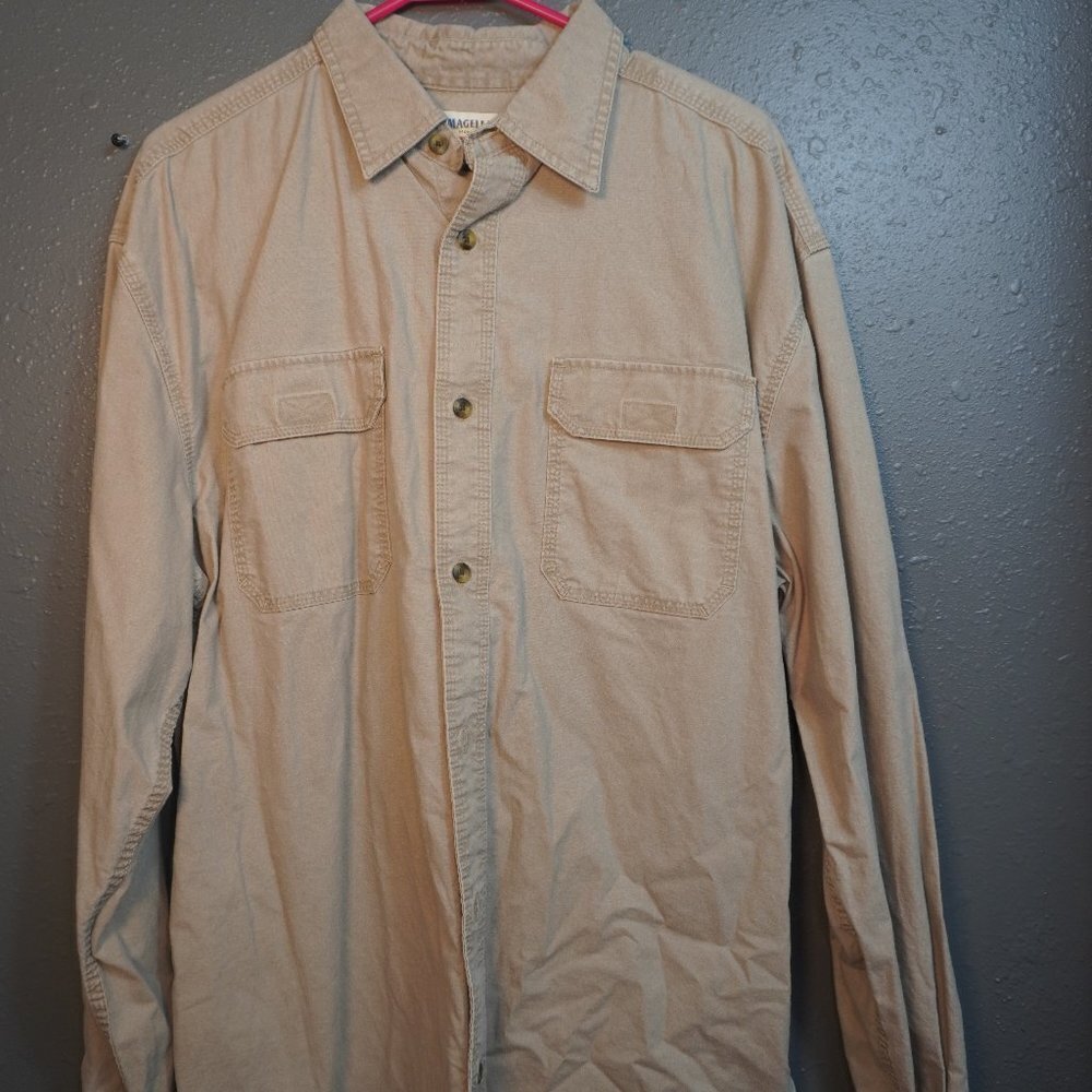 Magellan Outdoors Men Beige Tan Breast Pocket Long Sleeve Button Down Size Large